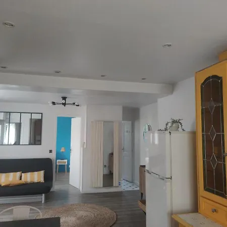 La Petite Maison Pres De Paris Holiday home *